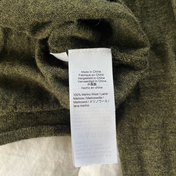 JCrew ultra lightweight merino turtleneck - Picture 2 of 4
